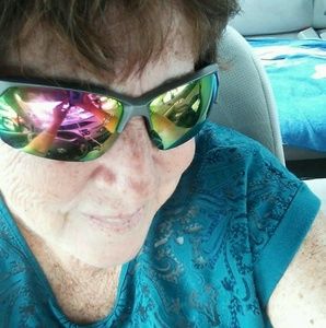 Meet your Posher, Cynthia